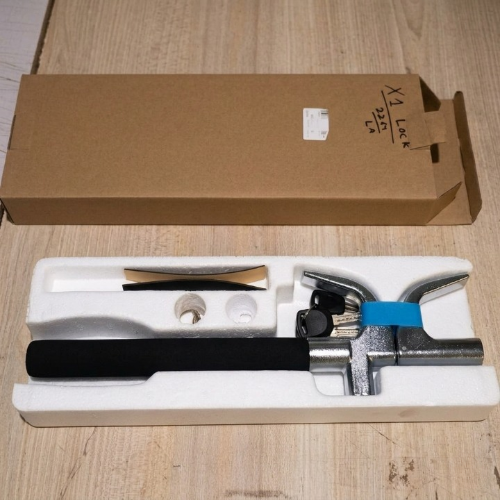 Anti Theft X1 Twin Hooks Car Truck Van Steering Wheel Lock - Image 2